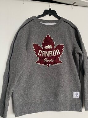 Roots Canada Maple Leaf Crewneck Sweatshirt - Grey & Maroon size XXS